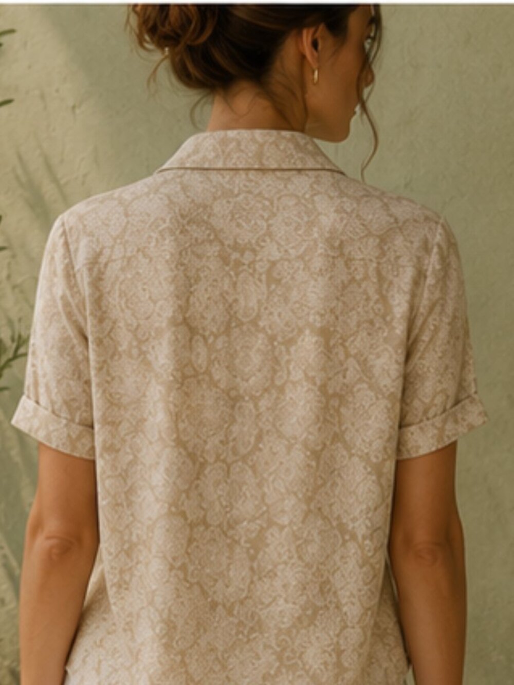 Liz Claiborne Cream Paisley Short Sleeve Button Front Blouse - Picture 4 of 4